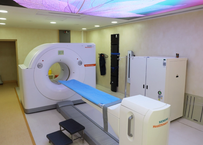 PET CT Scan Mechine image 3
